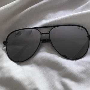 Quay X DESI PERKINS High Key sunglasses